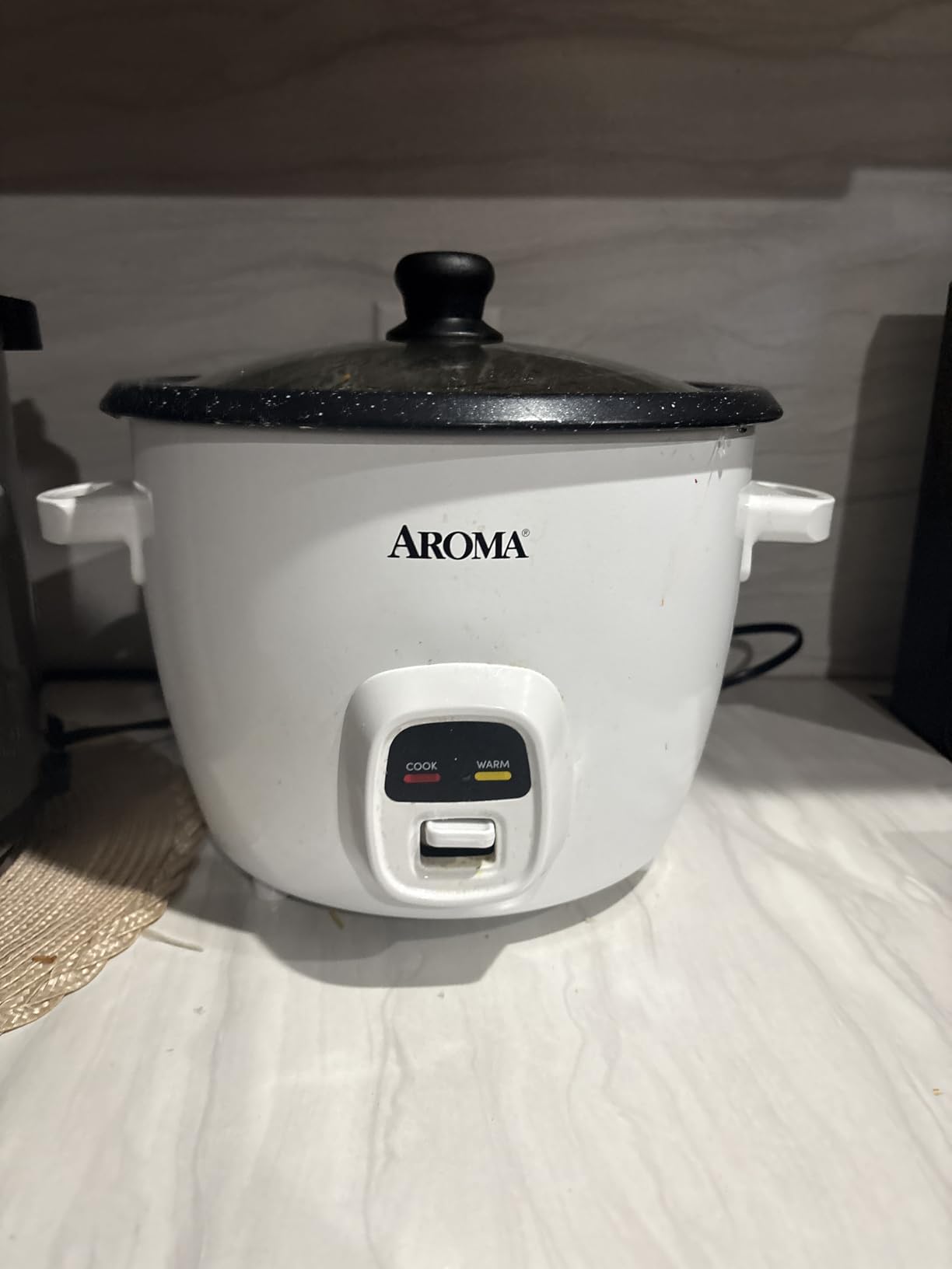 Elite Gourmet ERC003BX Electric Rice Cooker with Automatic Keep Warm Makes Soups, Stews, Grains, Hot Cereals, 6 Cups Cooked (3 Cups Uncooked), Black Customer Review Elite Gourmet ERC003BX Electric Rice Cooker with Automatic Keep Warm Makes Soups, Stews, Grains, Hot Cereals, 6 Cups Cooked (3 Cups Uncooked), Black - Customer Photo 1