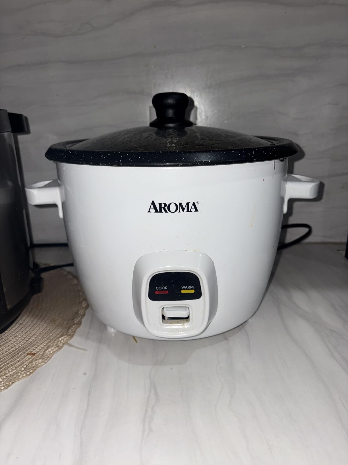 Elite Gourmet ERC003BX Electric Rice Cooker with Automatic Keep Warm Makes Soups, Stews, Grains, Hot Cereals, 6 Cups Cooked (3 Cups Uncooked), Black Customer Review Elite Gourmet ERC003BX Electric Rice Cooker with Automatic Keep Warm Makes Soups, Stews, Grains, Hot Cereals, 6 Cups Cooked (3 Cups Uncooked), Black - Customer Photo 2