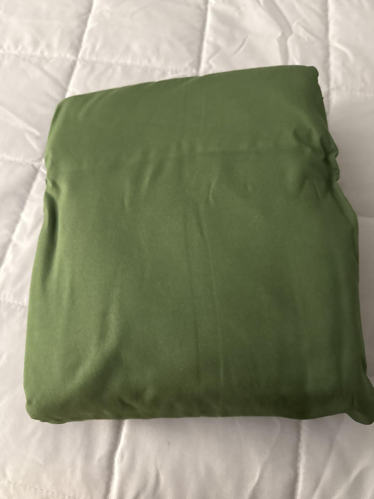 Shilucheng Queen Sheet Sets, Blend Rayon Derived from Bamboo, Breathable & Cooling Bed Sheets 4 Piece, Deep Pocket Up to 16