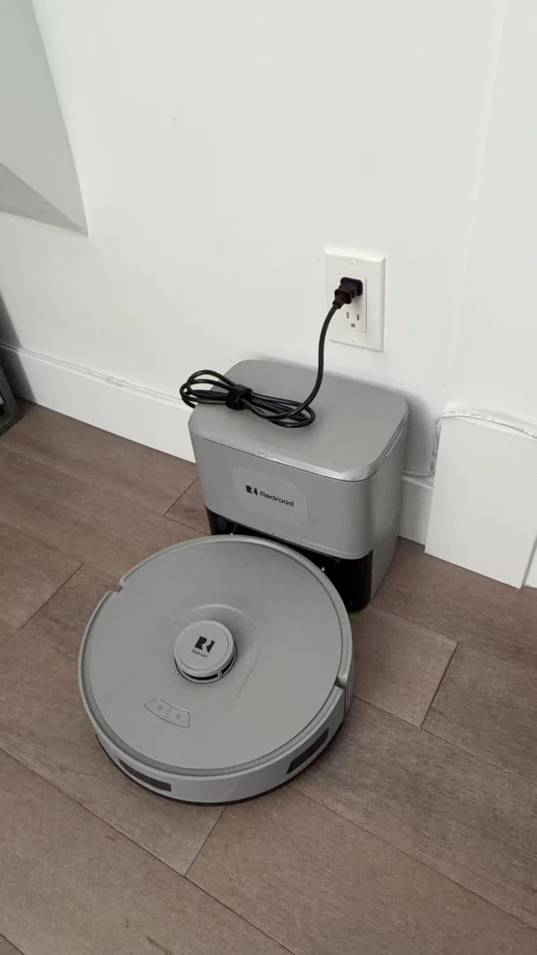 Redroad Robot Vacuum Cleaner 20,000 Pa Robot Vacuum and Mop,90 Day Self Emptying Vacuum Robot,Lidar Navigation,5G/2.4GWiFi APP Aspirateur Robot,Self-Charging Robot Vacuums for Pet,Floor,Carpet White customer photo 2