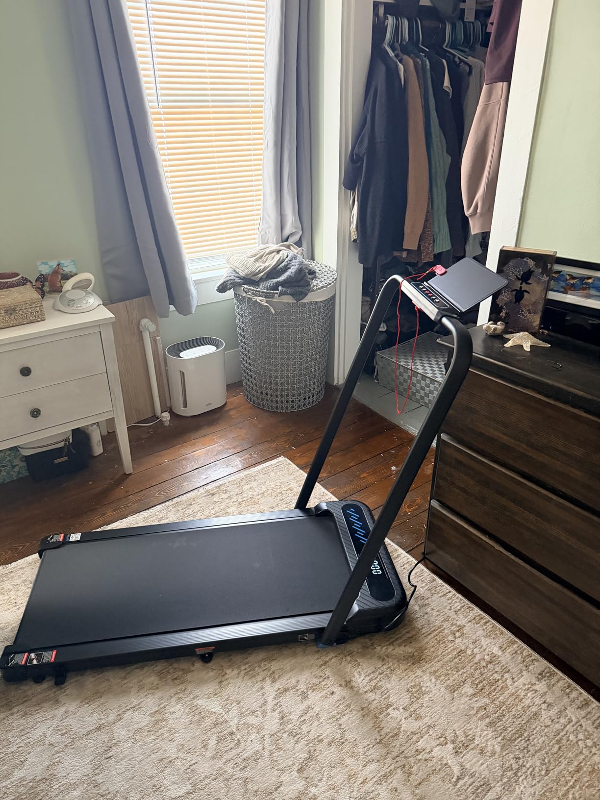 Foldable Treadmill with 10% Incline, 4 in 1 Compact Walking Pad Treadmill with Handle Bar for Home Small Spaces, 3.0HP Portable Quiet Under Desk Treadmills, 320LBS Capacity, Smart APP, LED Display customer photo 1