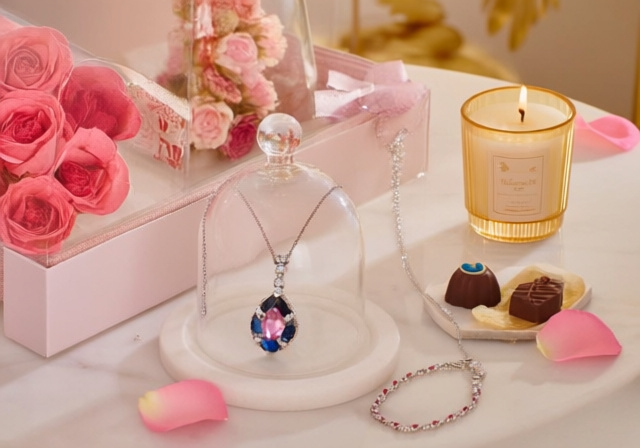 Elegant Valentine Gift Ideas For Her You Wont Find Anywhere Else - rosenberryrooms