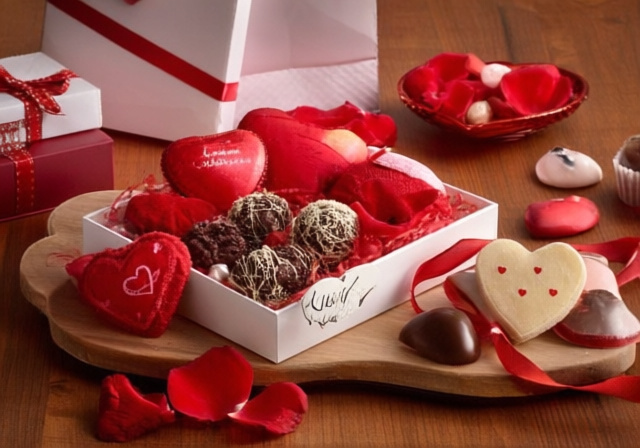 Gift Hampers All In One Treats For Valentines Day - rosenberryrooms