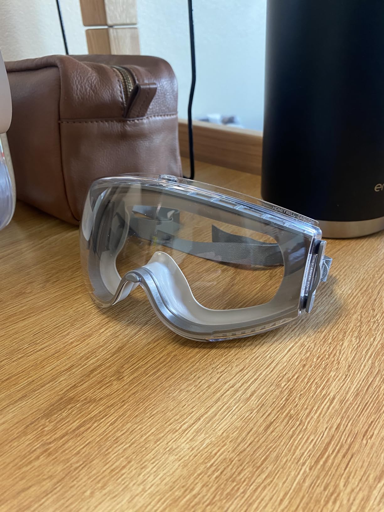 Honeywell UVEX Stealth Safety Goggles with Clear Uvextreme Anti-Fog Lens, Gray Body & Neoprene Headband (S3960C), Universal customer photo 2