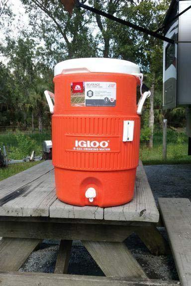 Igloo 5 Gallon Portable Sports Cooler Water Beverage Dispenser with Flat Seat Lid, Insulated Beverage Dispenser customer photo 1