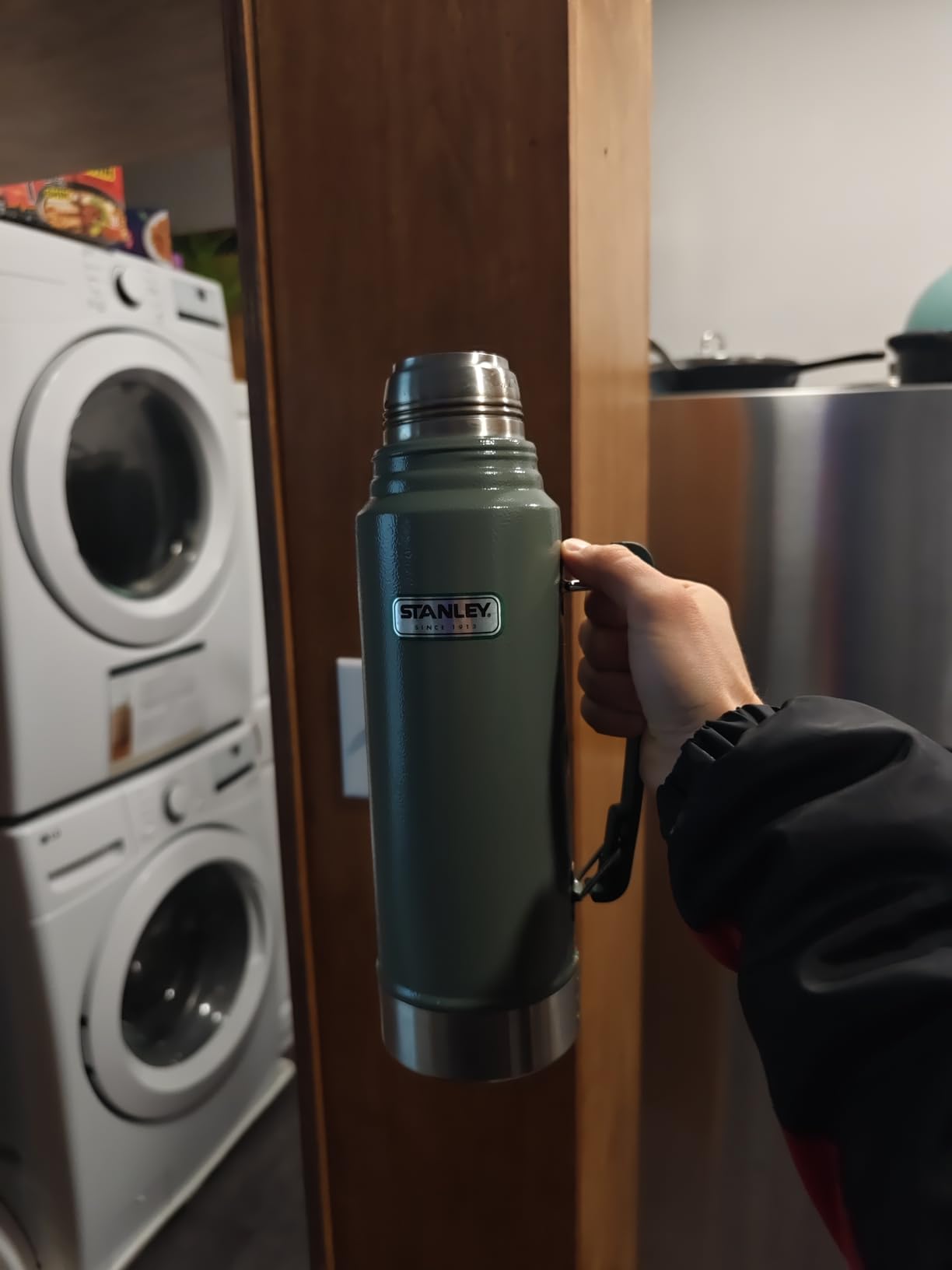 Heritage Classic Vacuum Bottle with Handle 1.1 qt | Wide Mouth w/Leakproof Cup Lid | Keep Drinks Hot or Cold | Insulated Stainless Steel Thermal Bottle | BPA-Free | Hammertone Green customer photo 2
