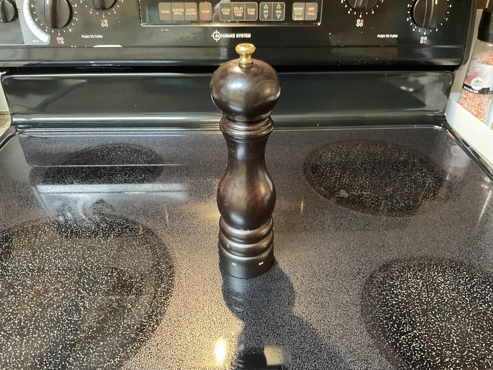 Peugeot Paris u'Select Manual Pepper Mill - Adjustable Grinder - PEFC Certified Beechwood customer photo 2
