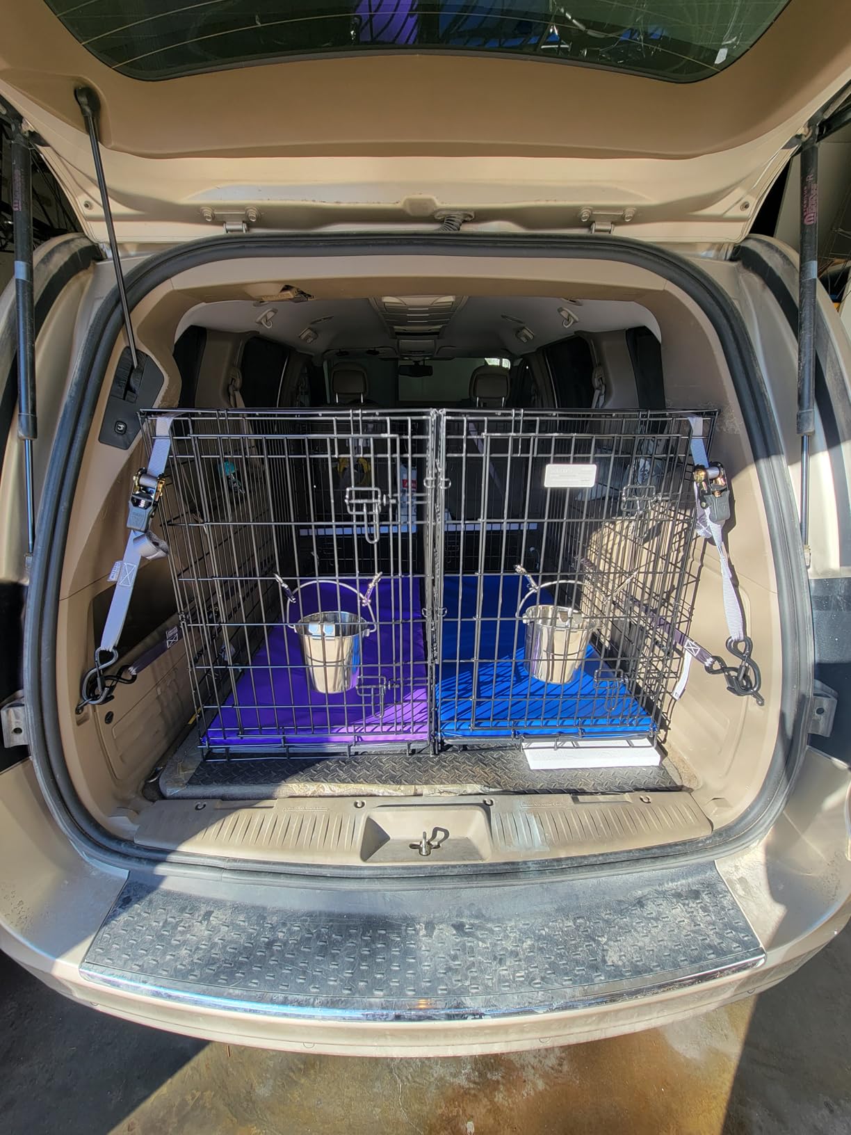 MidWest Homes for Pets Solutions Series Side-by-Side SUV Dog Crate, Double Door Folding Metal Cage Designed to Fit in SUVs & Vans, for Dogs up to 70 Lbs customer photo 1