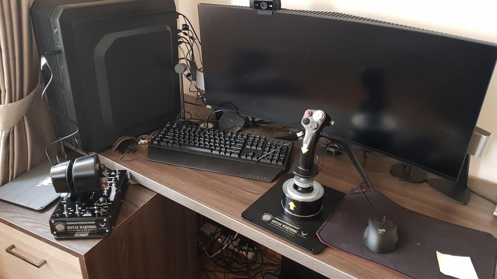 Thrustmaster HOTAS Warthog Flight Stick and Throttle - Metal Dual Throttle System, Official Replica of the U.S Air Force A-10C Aircraft Controls, Precision Flight Simulator Controller for PC customer photo 2