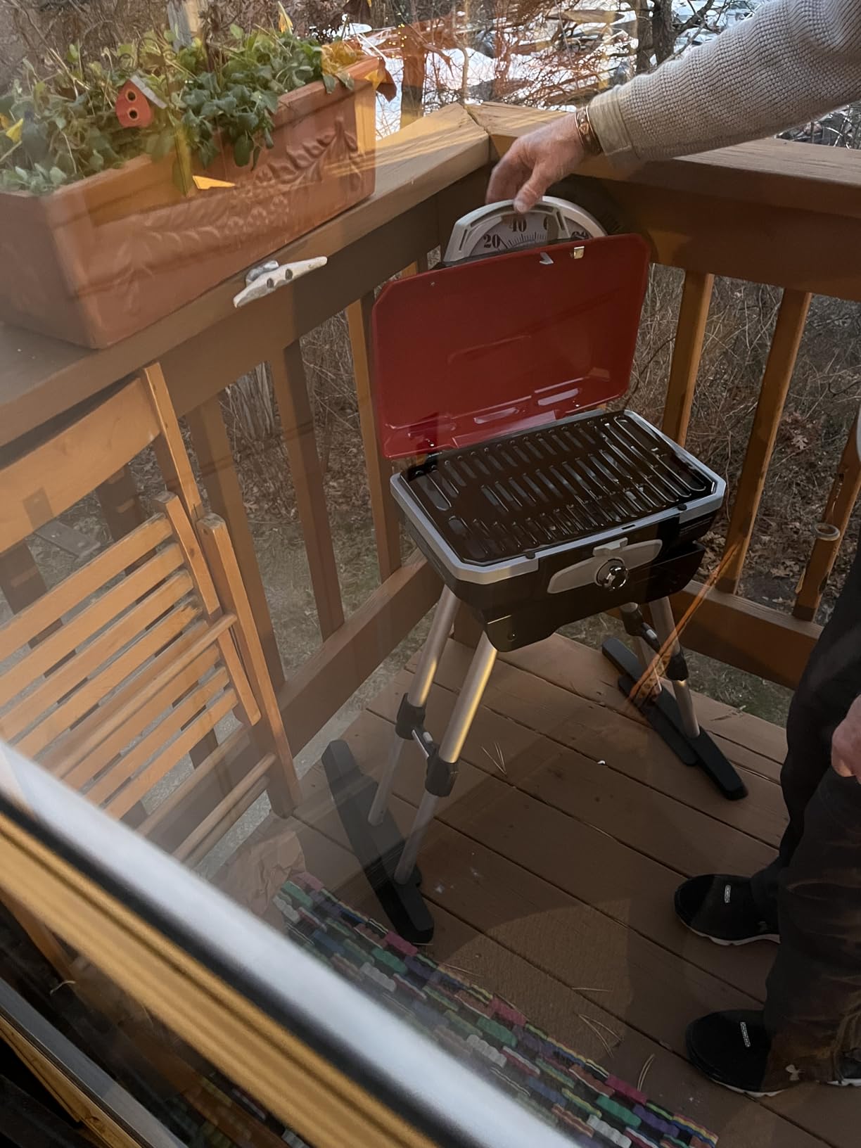 Cuisinart Petite Gourmet Portable Gas Grill with VersaStand, Compact Portable Grill Propane, 150 Sq. In. Cooking Surface, 5,500 BTU Burner for Camping, BBQ, Adjustable Base customer photo 1