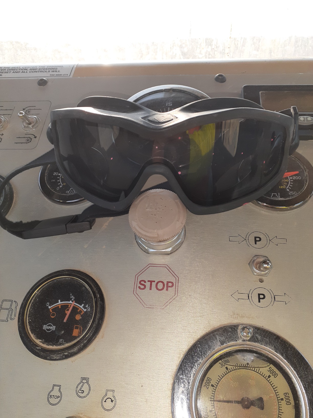 Pyramex V2G Plus Safety Glasses, Gray Anti-Fog Dual Lens customer photo 2