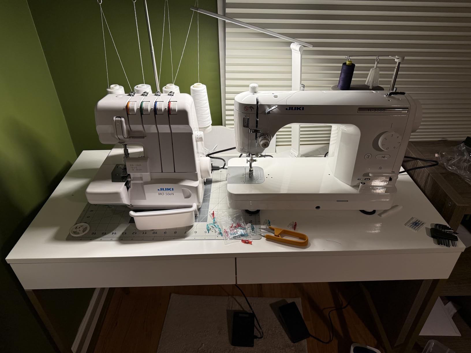 Juki MO-50E 3 or 4 Thread Serger, Lay In Tensions, Adjustable Differential Feed, Built In Rolled Hem, Automatic Lower Looper Threader customer photo 2