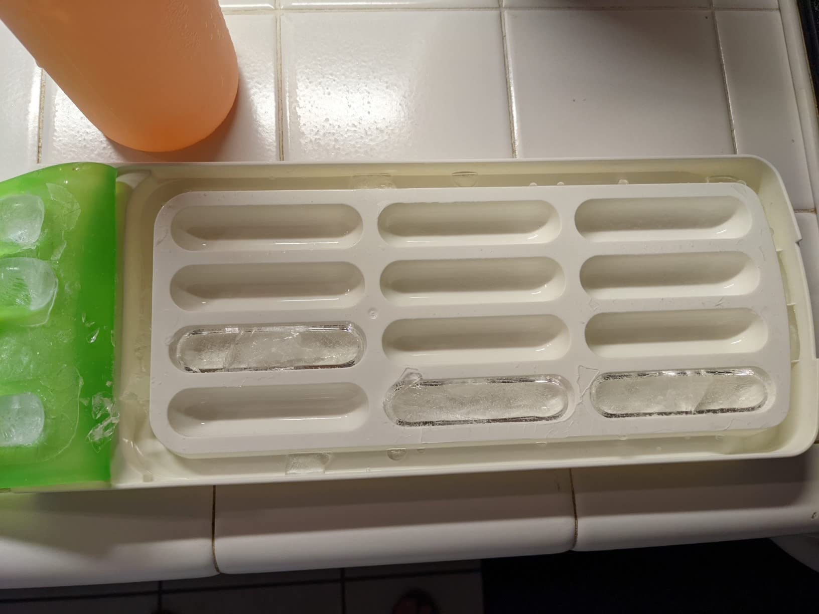 OXO Good Grips No-Spill Ice Cube Tray customer photo 1