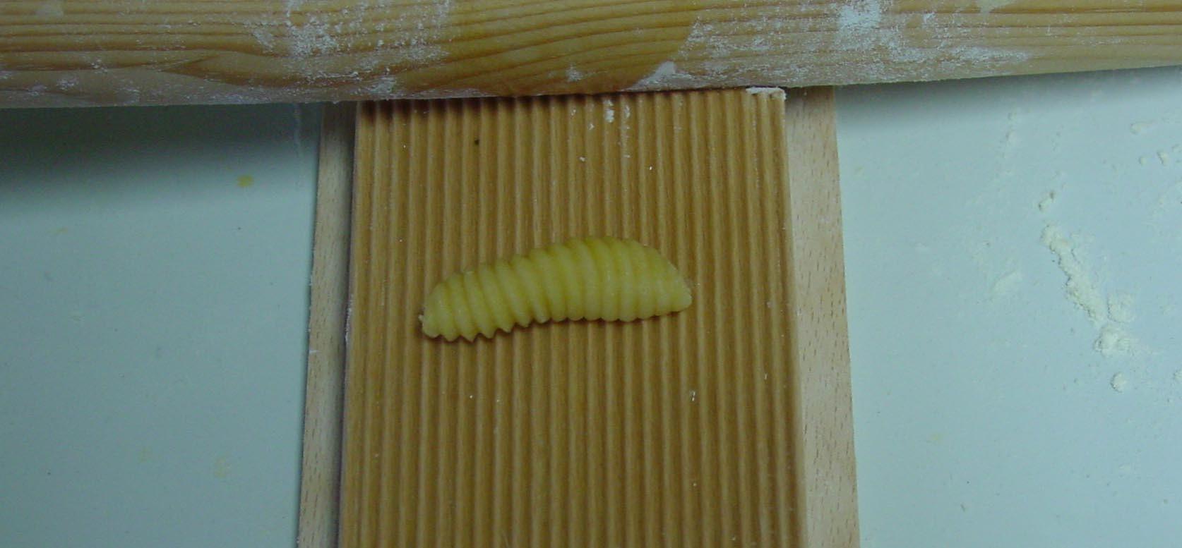 Eppicotispai Garganelli and Gnocchi Stripper with Paddle, Natural Beechwood, Brown customer photo 1
