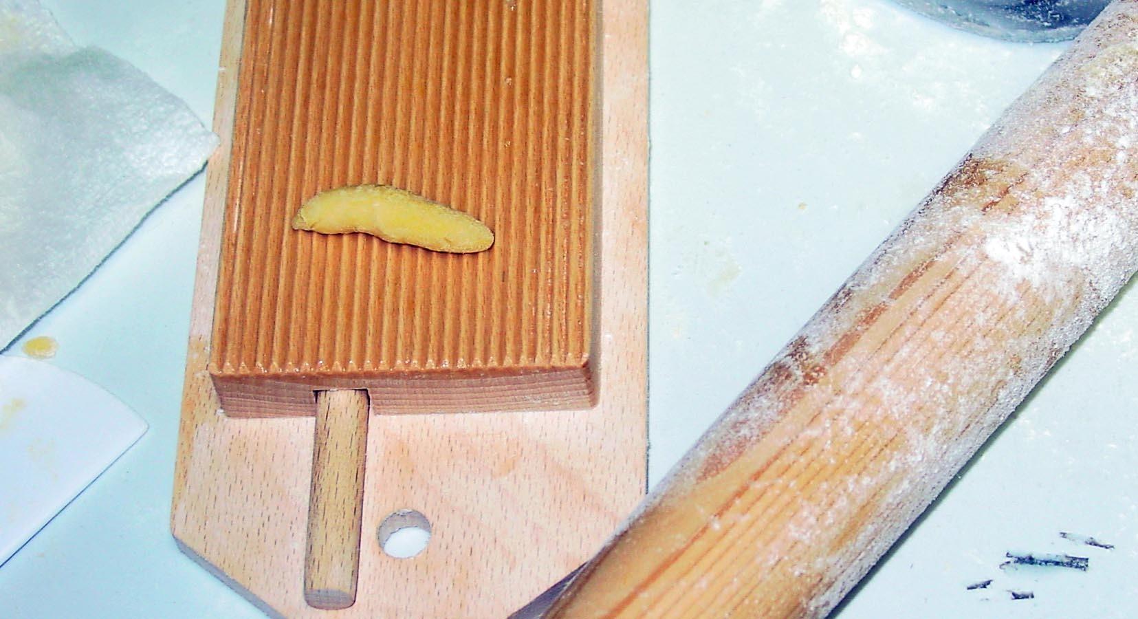 Eppicotispai Garganelli and Gnocchi Stripper with Paddle, Natural Beechwood, Brown customer photo 2