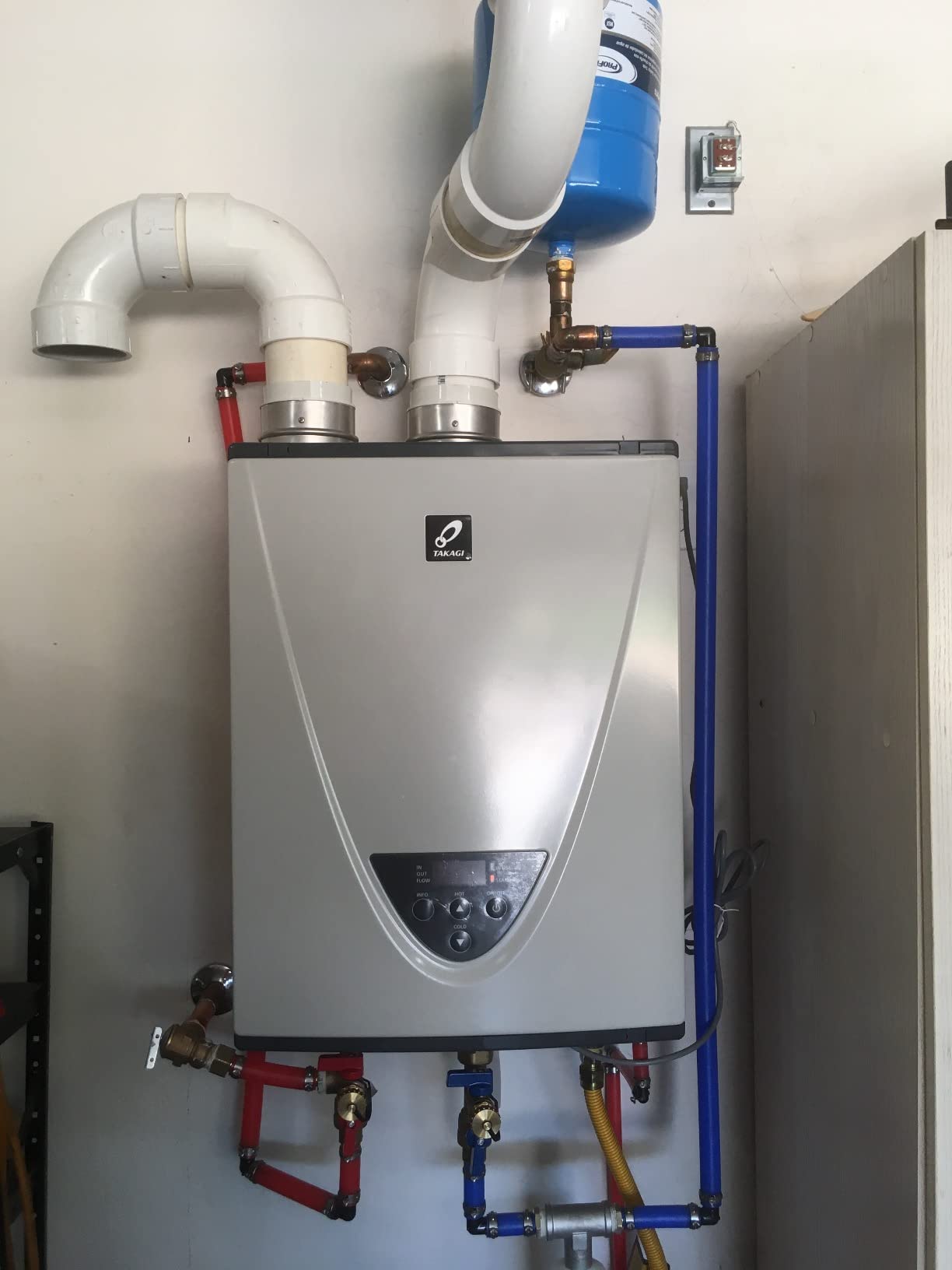 Takagi T-H3S-DV-N Condensing High Efficiency Natural Gas Indoor Tankless Water Heater, 8-Gallon Per Minute customer photo 1