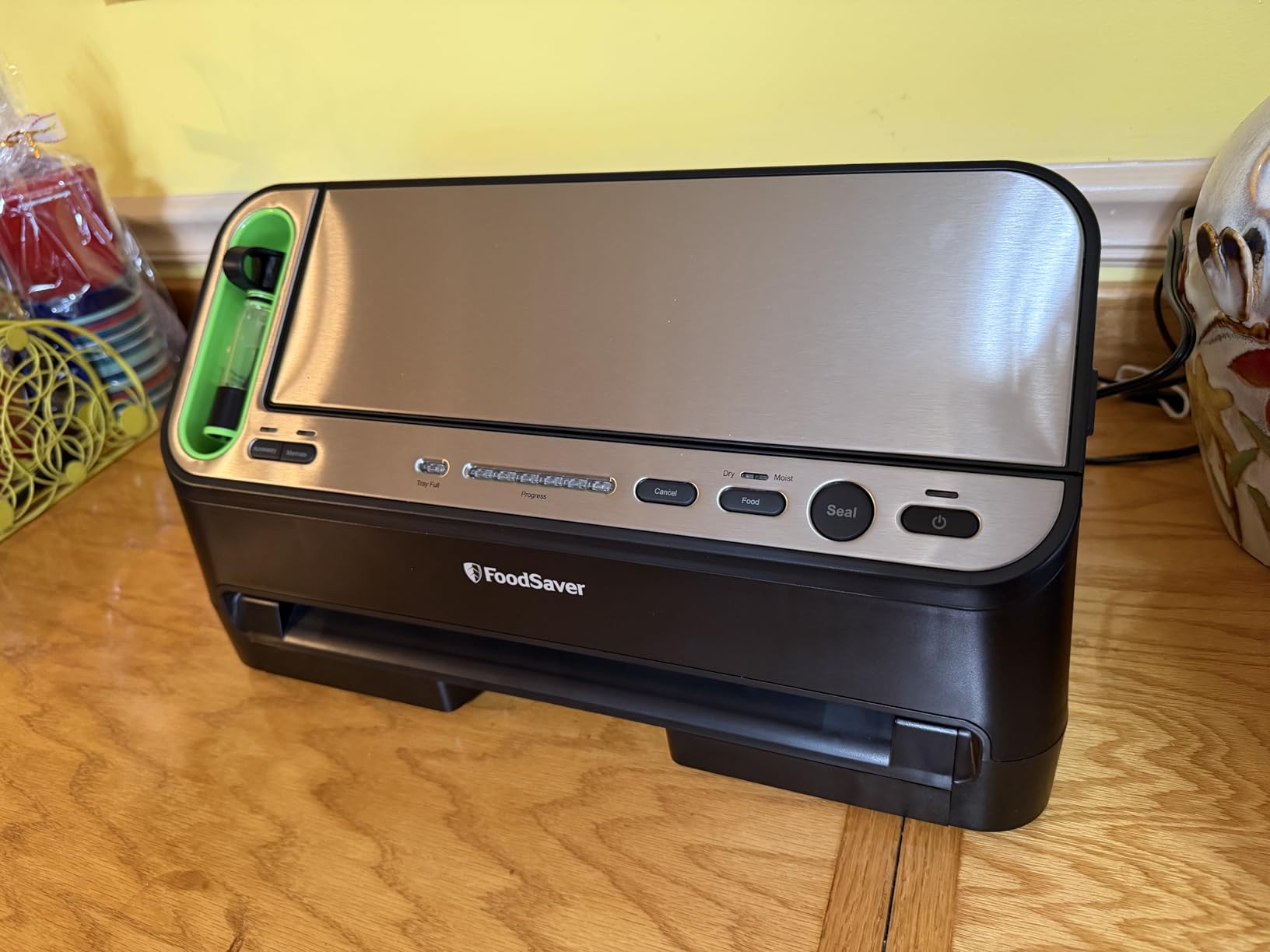 FoodSaver V4400 2-in-1 Vacuum Sealer Machine with Automatic Vacuum Sealer Bag Detection and Starter Kit customer photo 1