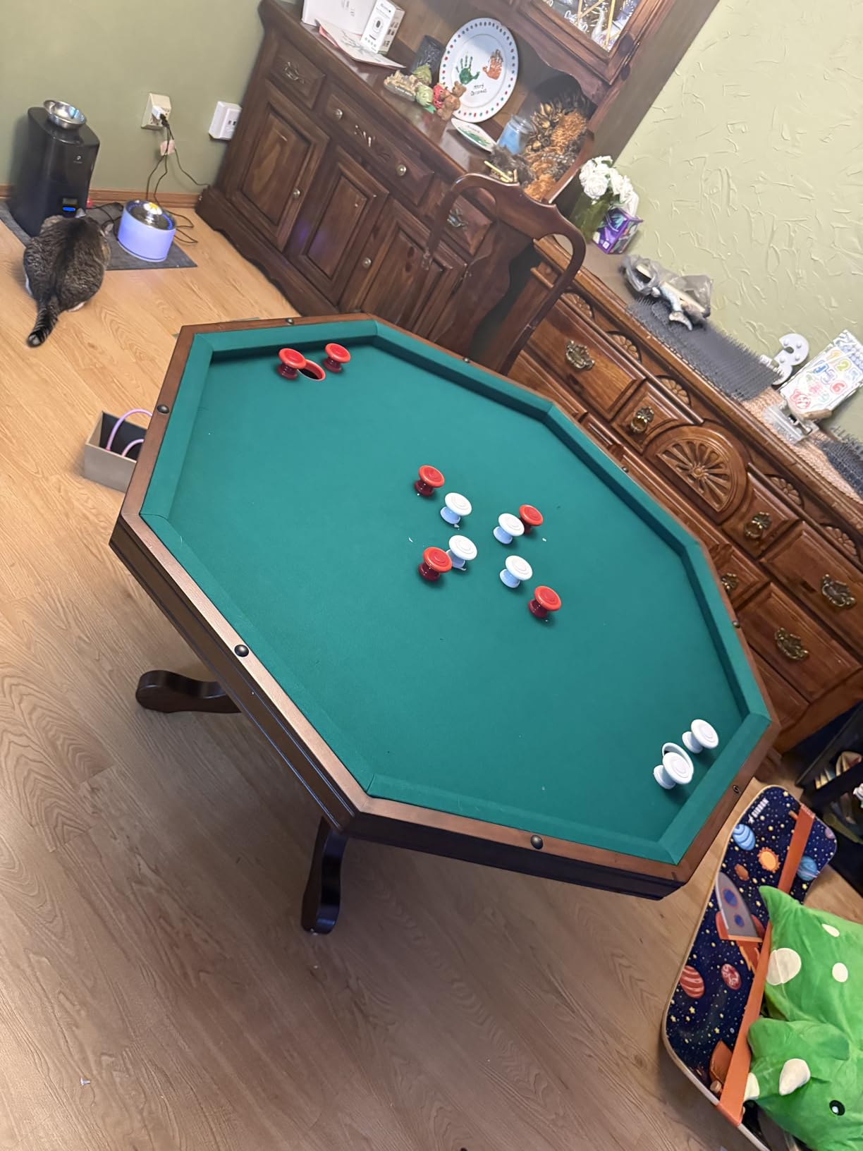 Hathaway Kingston 3 in 1 Octagon Poker Table, Dining and Bumper Pool Table for Game Rooms - Durable Hardwood, Sturdy Legs, Smooth Playfield - Includes Bumper Balls, Cues, Chalk, Brush - Walnut customer photo 2