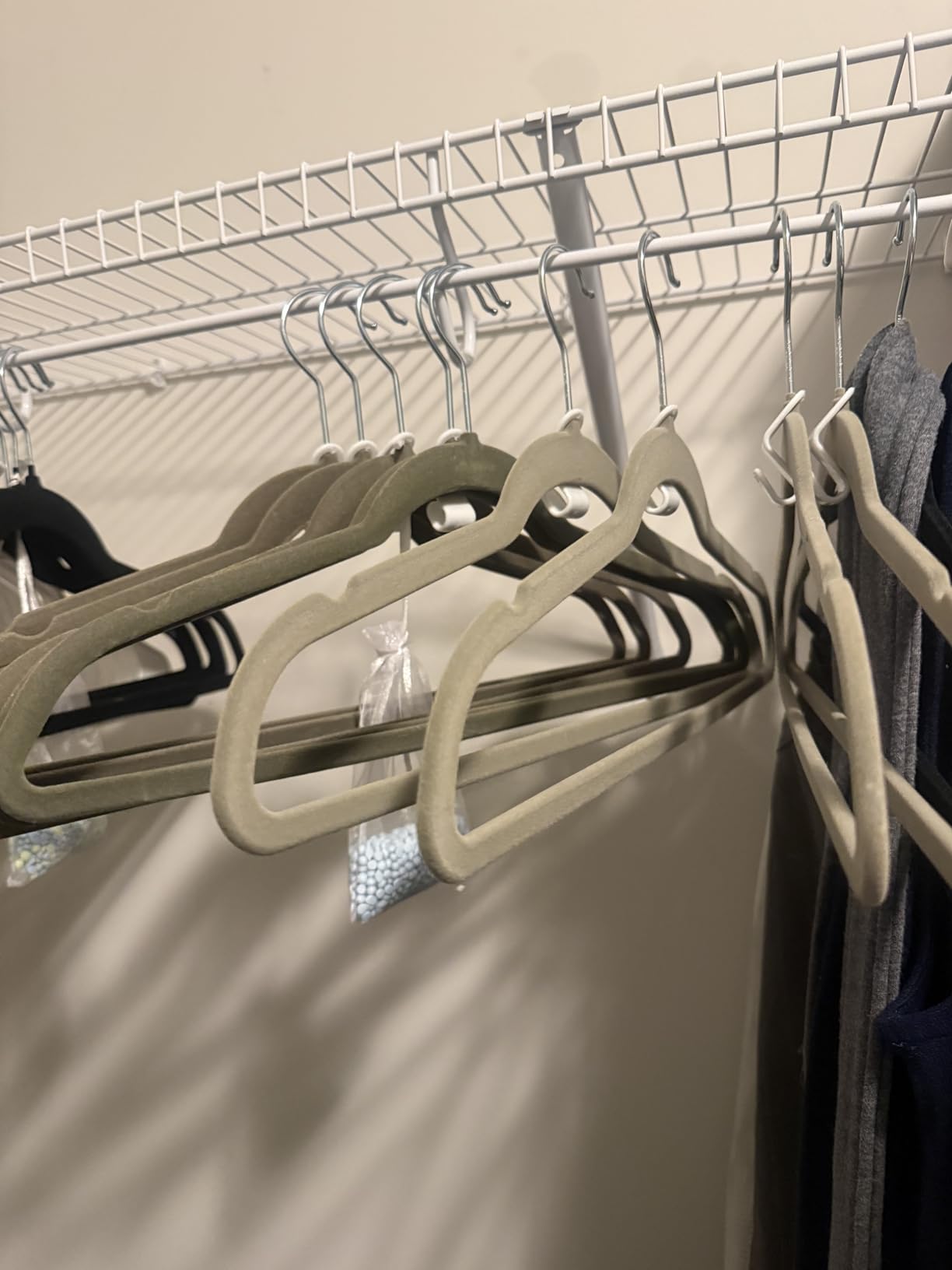 Amazon Basics Slim Velvet Non-Slip Space Saving Suit Clothes Hangers, Closet Organizer, Black, 50-Pack customer photo 1