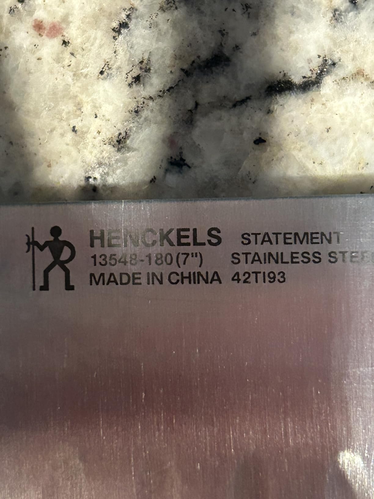 HENCKELS Statement Premium Quality 15-Piece Set with Block, Natural, Razor-Sharp, German Engineered Informed by 100+ Years of Mastery, Lightweight and Strong, Dishwasher Safe customer photo 2