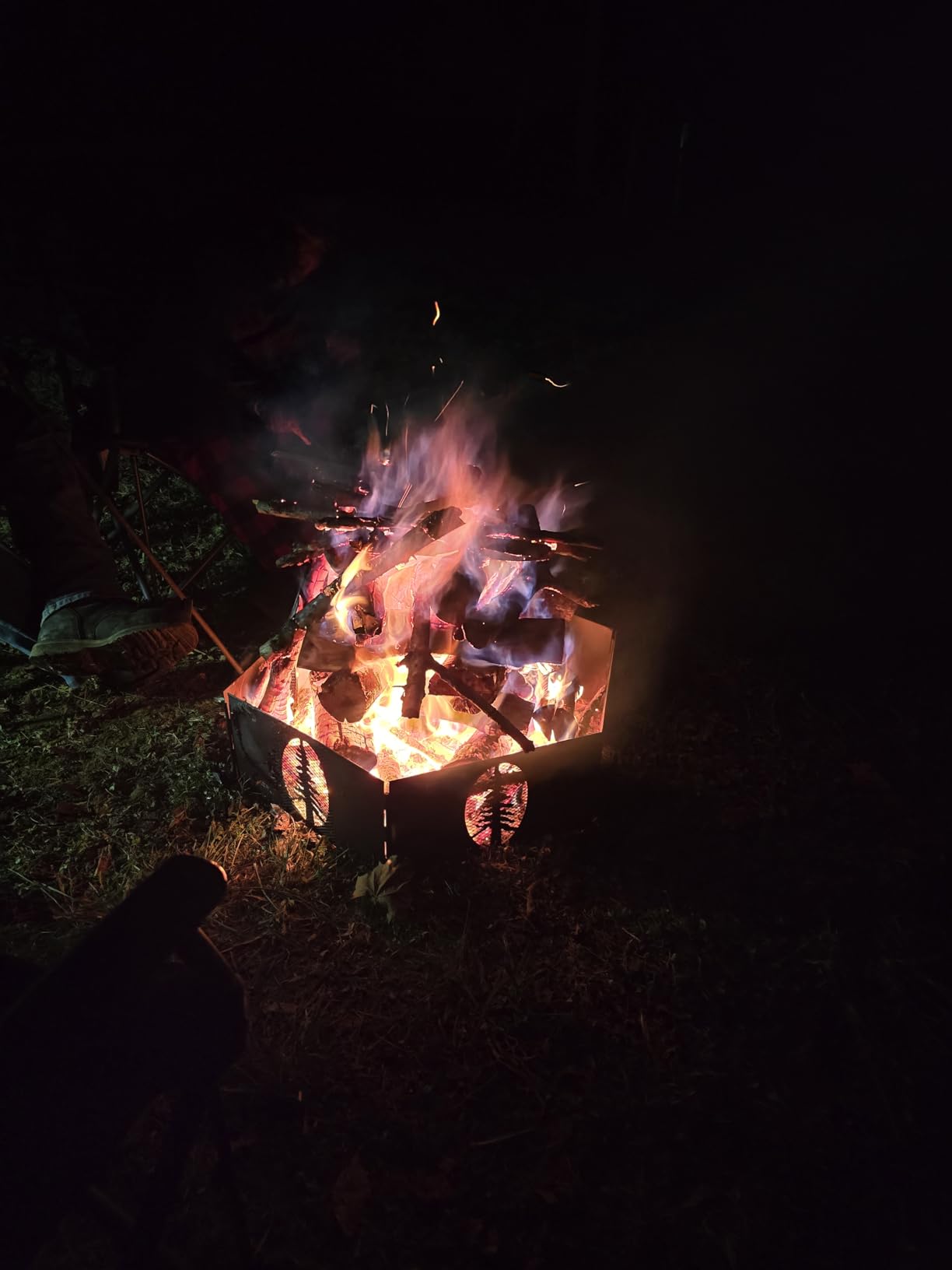 Camco Heavy Duty Steel Campfire Fire Pit Ring - 27