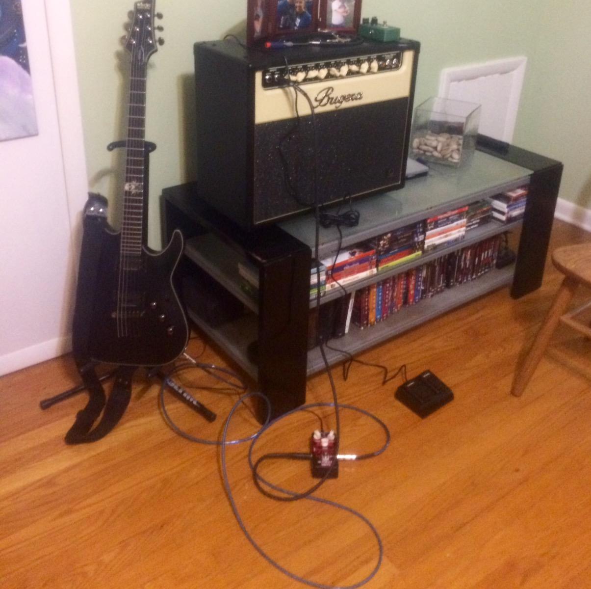 Bugera V22 INFINIUM 22-Watt Vintage 2-Channel Tube Combo with Original Turbosound Speaker and Reverb customer photo 1