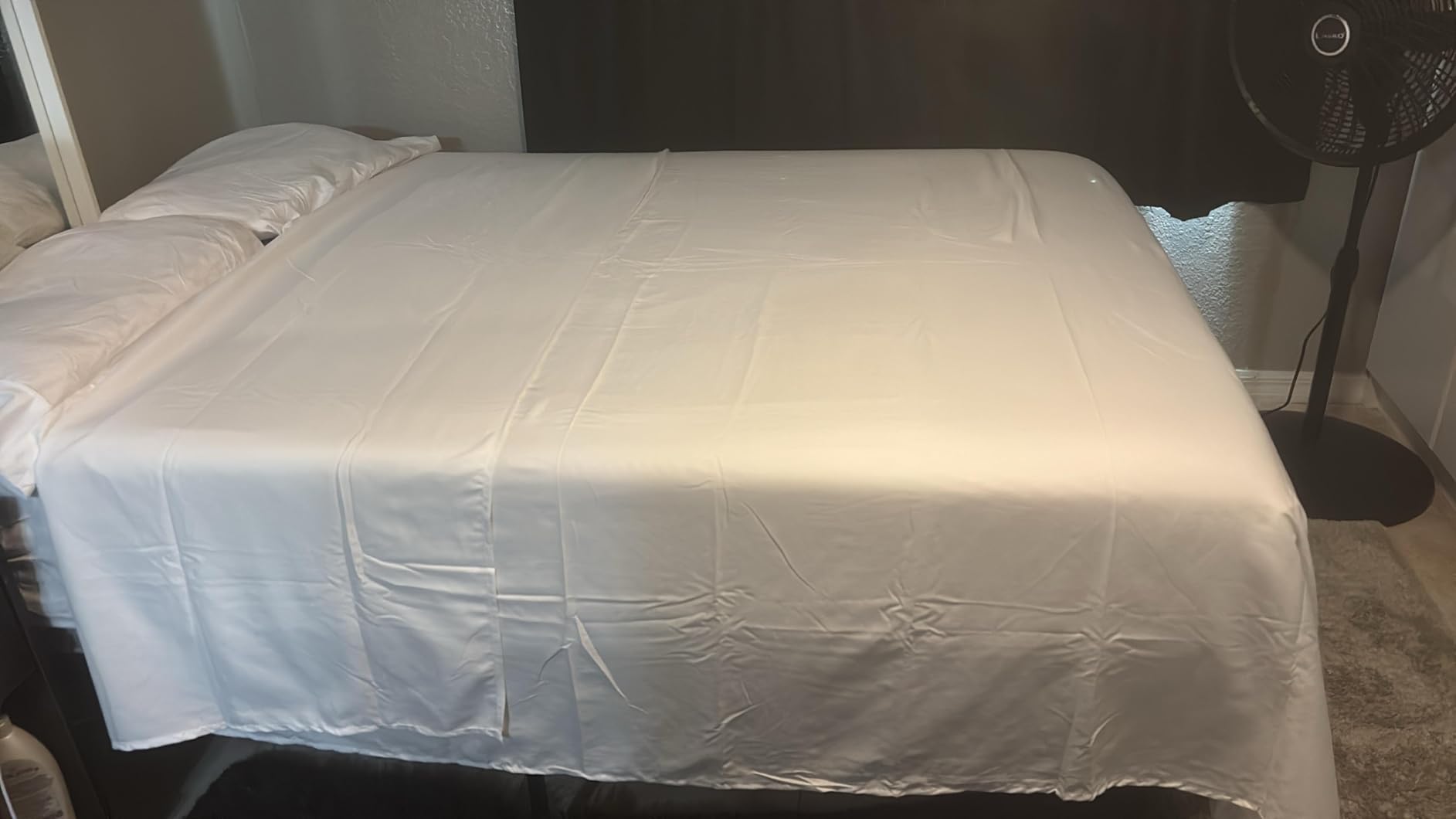 Utopia Bedding King Sheet Set - 4 Piece Bed Sheets for King Size Bed, Soft and Breathable Microfiber, Includes 1 Fitted Sheet, 1 Flat Sheet and 2 Pillowcases (Grey) customer photo 1