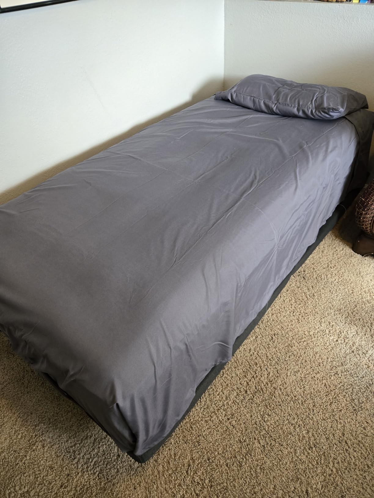 Utopia Bedding King Sheet Set - 4 Piece Bed Sheets for King Size Bed, Soft and Breathable Microfiber, Includes 1 Fitted Sheet, 1 Flat Sheet and 2 Pillowcases (Grey) customer photo 2