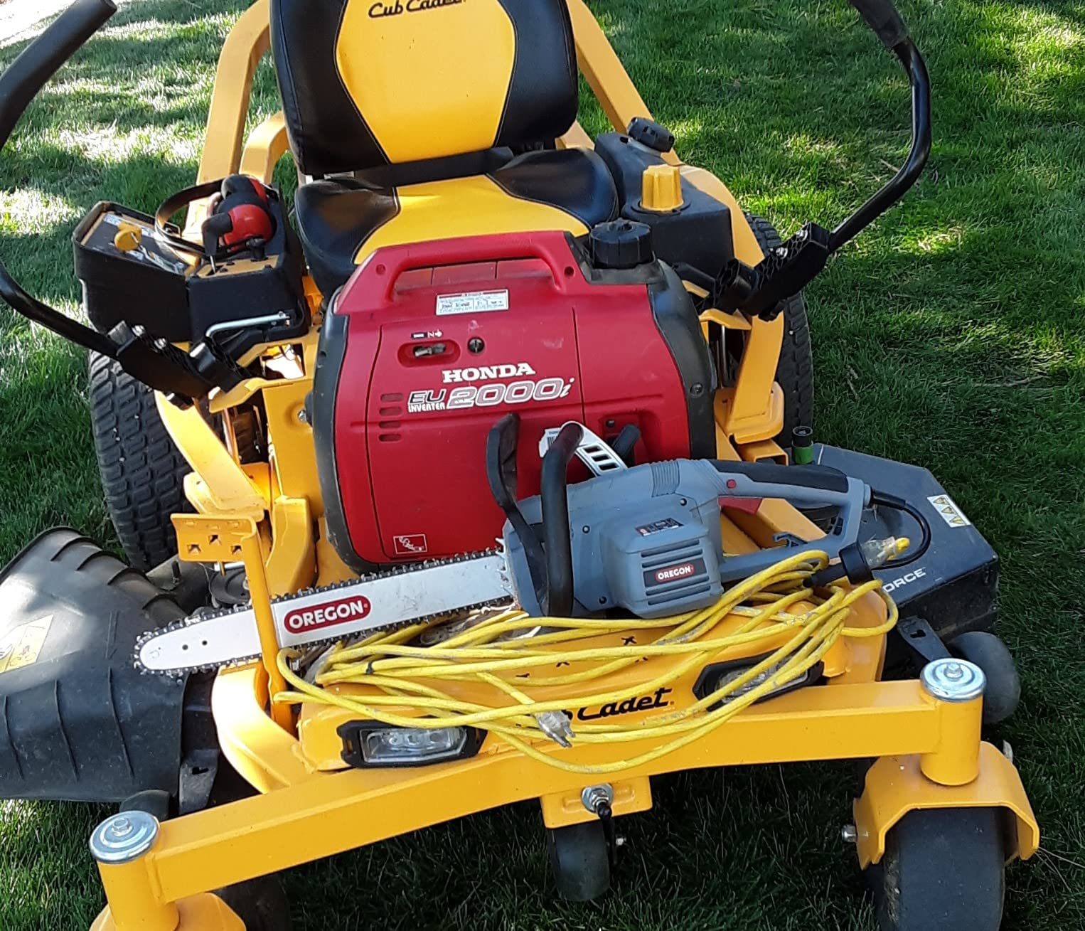 Oregon CS1500 Self-Sharpening Electric Chain Saw | Powerful, 15 Amp, Low Kickback, Self-Sharpening Integrated PowerSharp Chain, Automatic Oiler, 2-Year Warranty customer photo 2