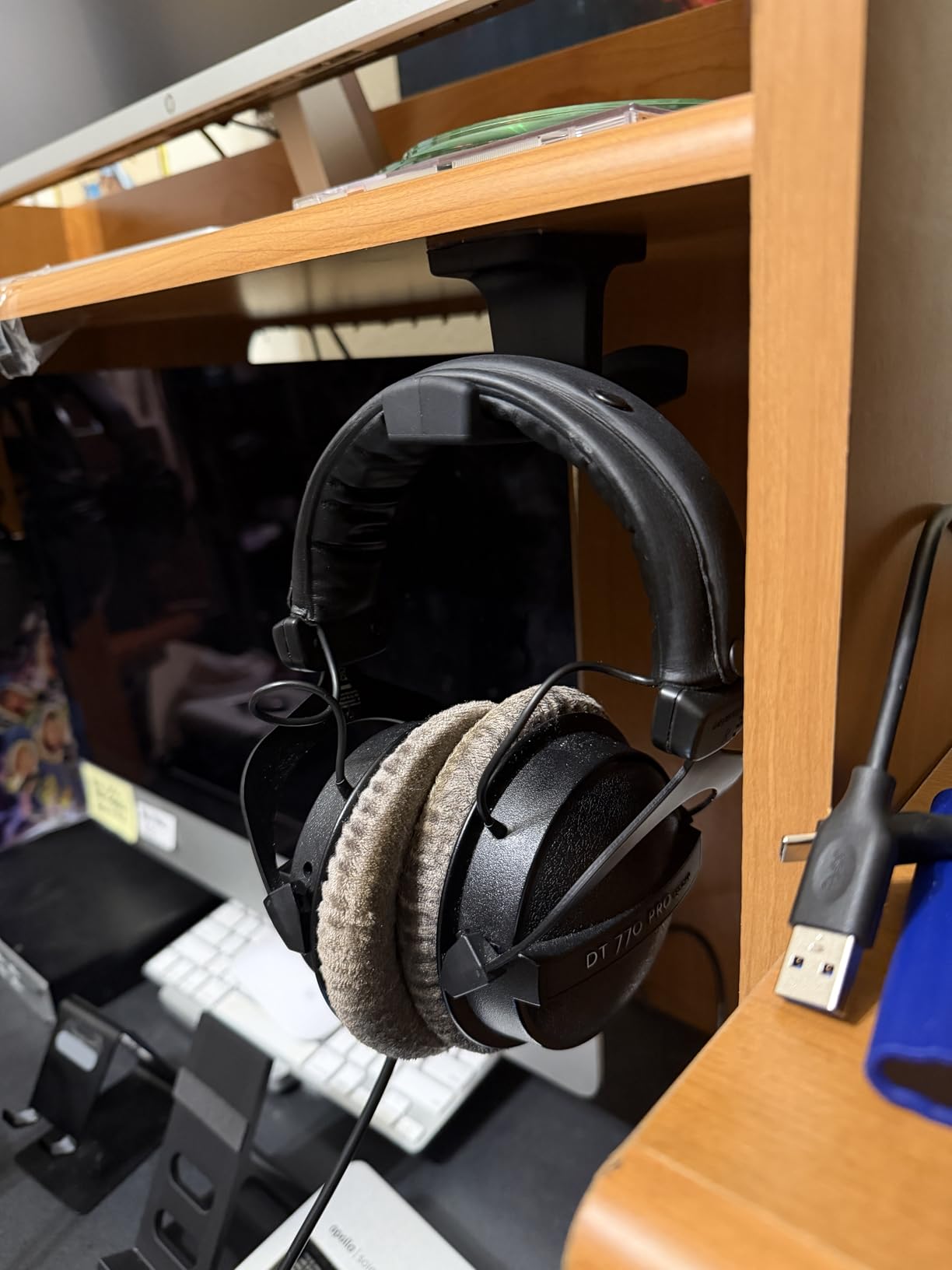 The Anchor - The Original Under-Desk Headphone Stand Mount Holder customer photo 2