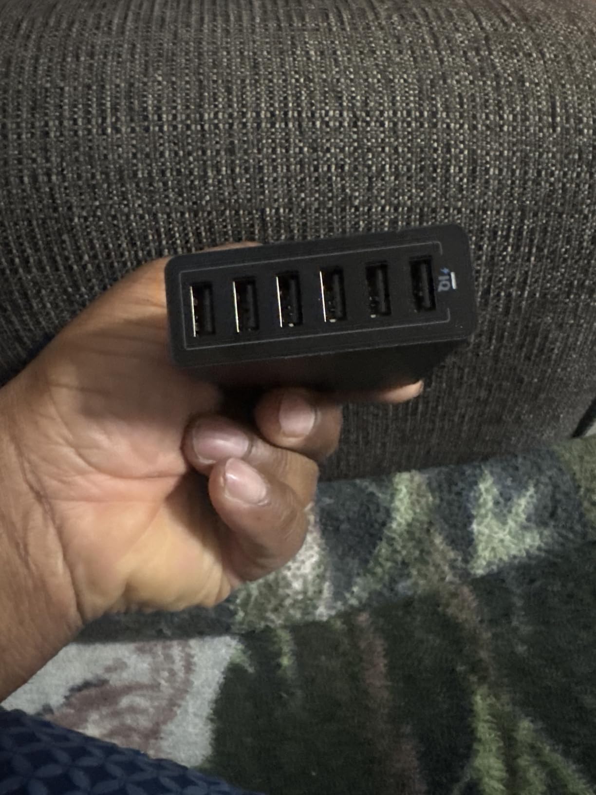 Anker Desktop Charger, 60W 6 Port USB Multiple Charging Hub, PowerPort 6 Multiple USB Charger, Campatible with iPhone, iPad, MacBook, Galaxy, LG, HTC, and More customer photo 1