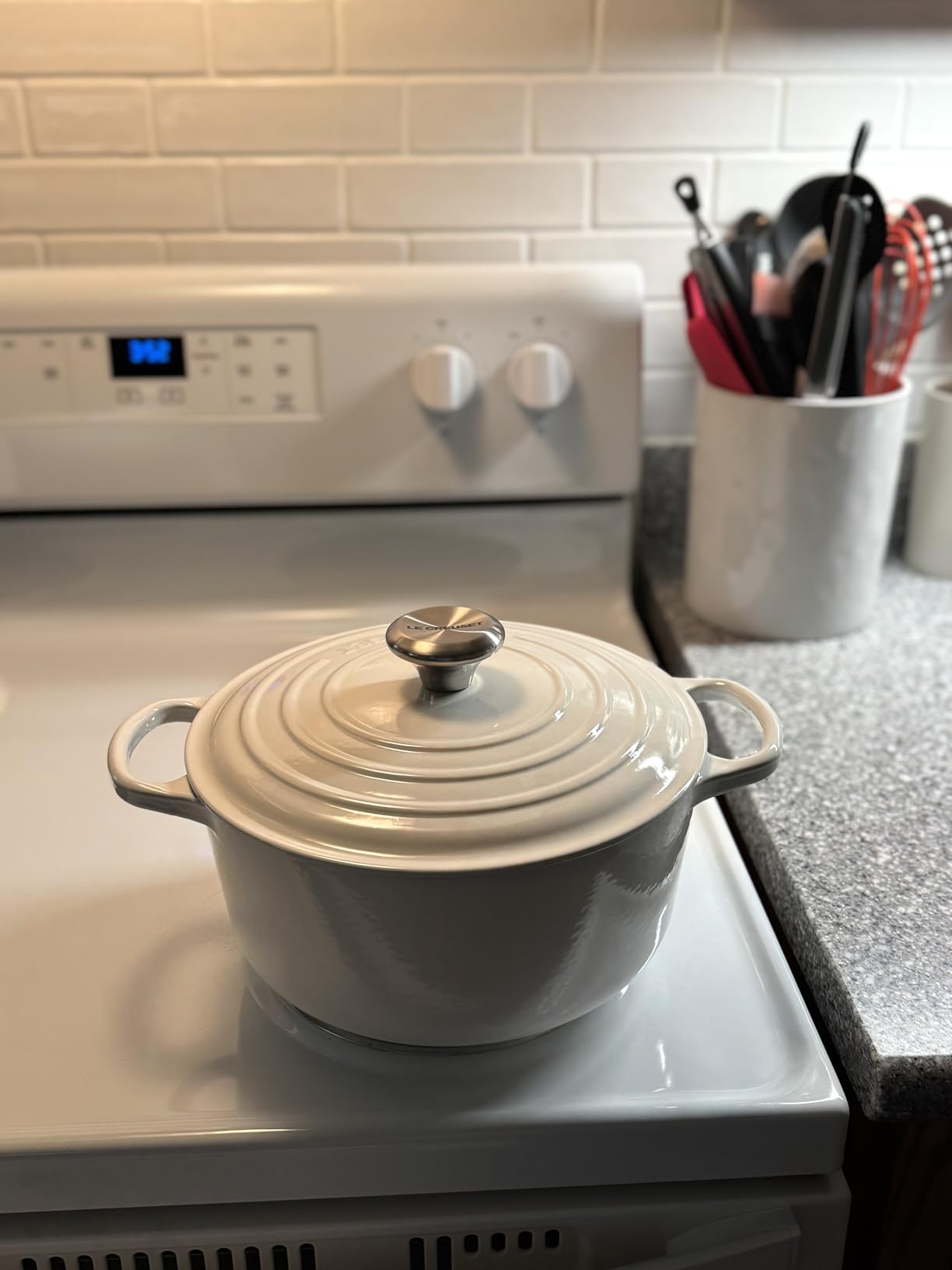 Le Creuset Enameled Cast Iron Signature Round Dutch Oven, 7.25 qt., Cerise customer photo 2