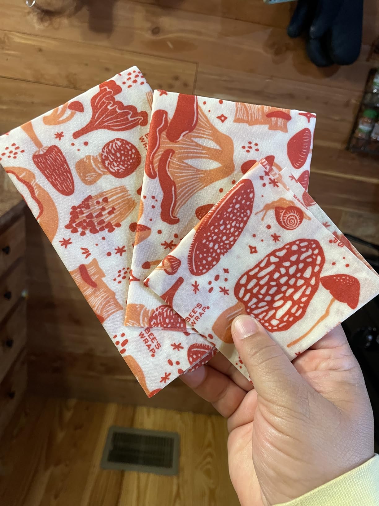 Bee's Wrap Beeswax Wraps for Food - 3 Pack of Assorted Beeswax Wraps - Small, Medium & Large Wrap - Made in USA Reusable Natural Food Wrap - Honeycomb Print customer photo 1