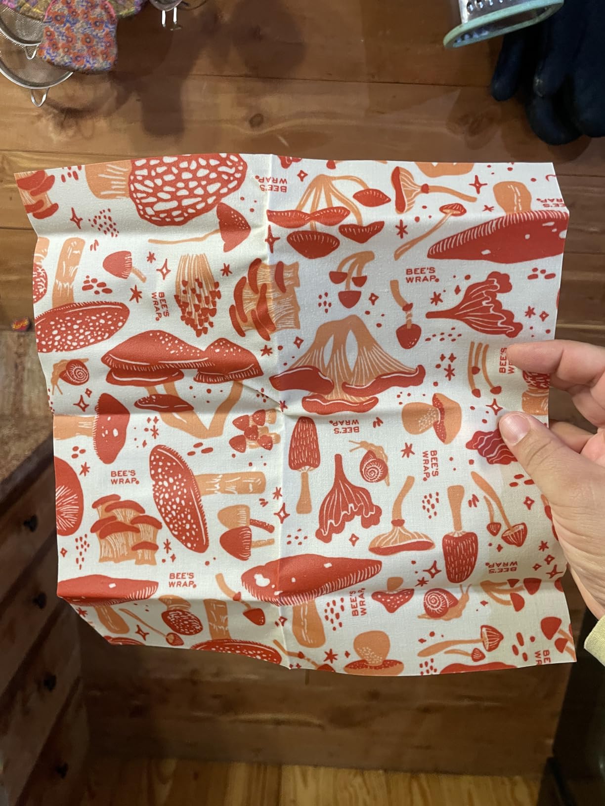 Bee's Wrap Beeswax Wraps for Food - 3 Pack of Assorted Beeswax Wraps - Small, Medium & Large Wrap - Made in USA Reusable Natural Food Wrap - Honeycomb Print customer photo 2