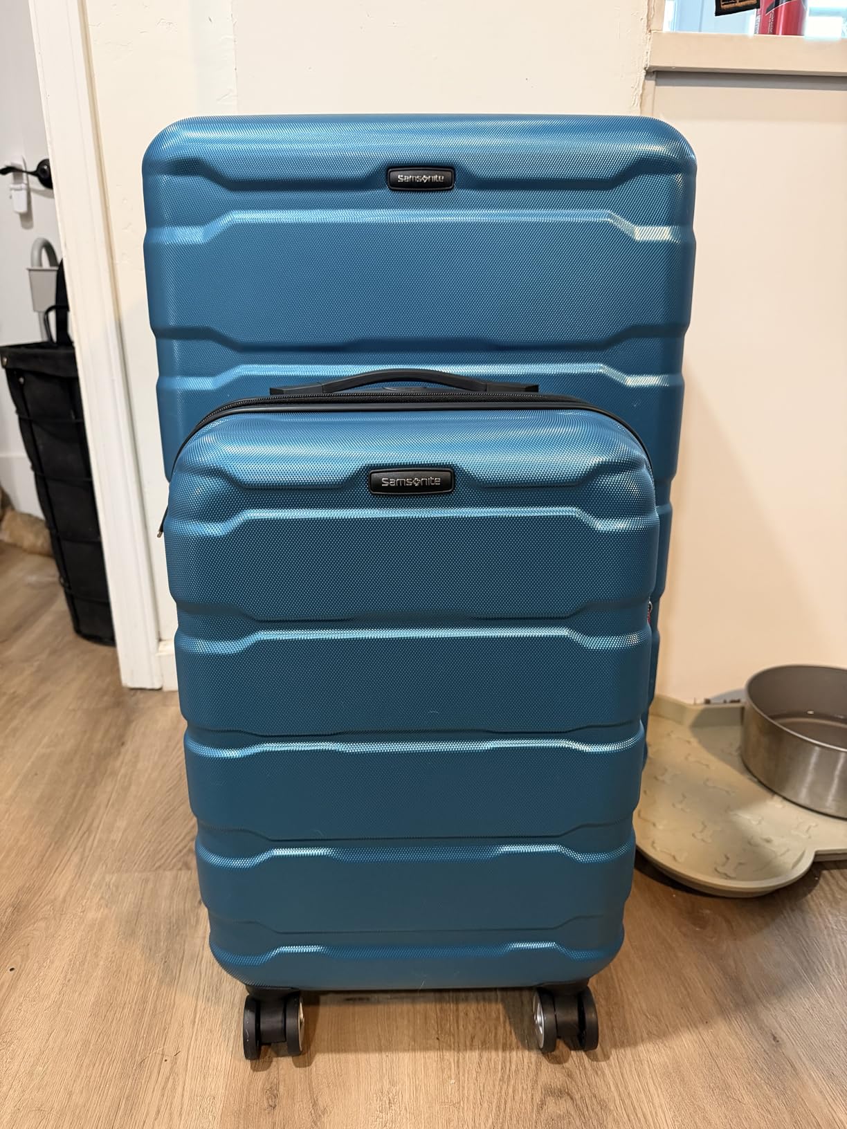 Omni PC Hardside Expandable Luggage with Spinner Wheels, Caribbean Blue, Checked-Medium 24-Inch customer photo 1
