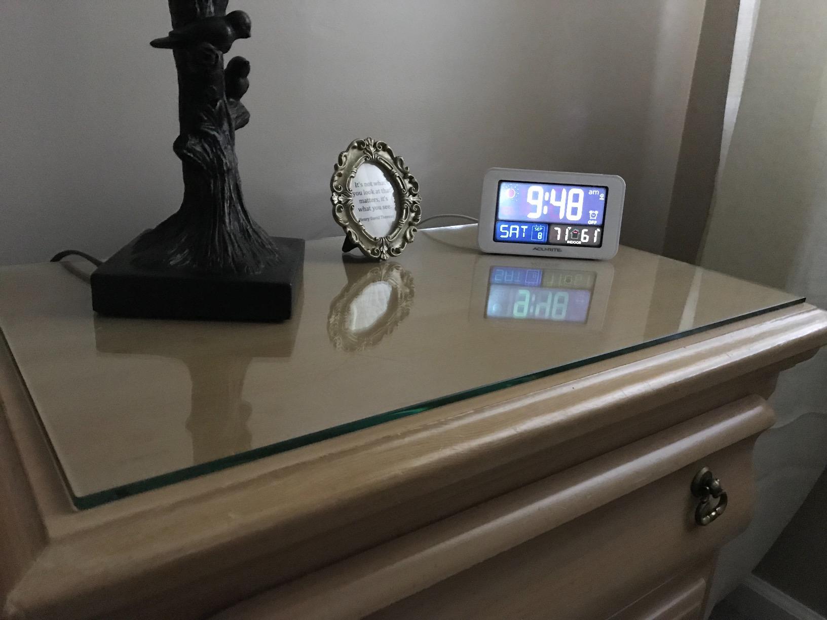 AcuRite Intelli-Time Digital Alarm Clock for Bedroom with USB Charger, Indoor Temperature and Humidity for Heavy Sleepers (13040CA) customer photo 1