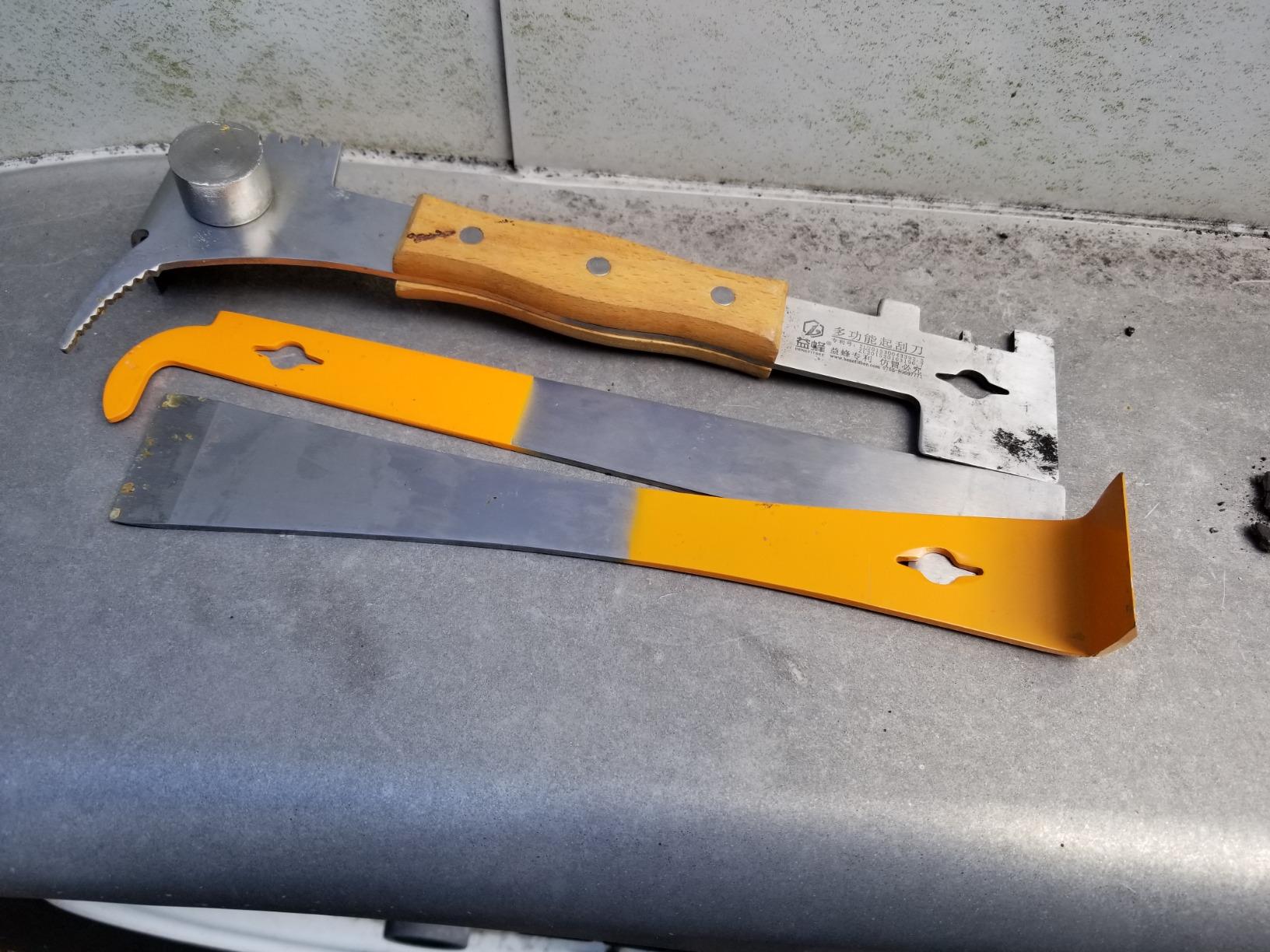 WEICHUAN Multifunction Hive Scraper Tool with Wooden Handle - Beekeeping Equipment Bee Hive Hand Tool for Beekeeper customer photo 1