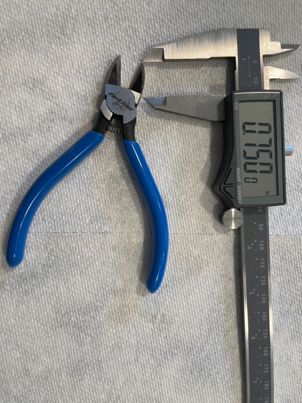 Clockwise Tools IP54 Grade Digital Caliper, DCLR-0805 0-8