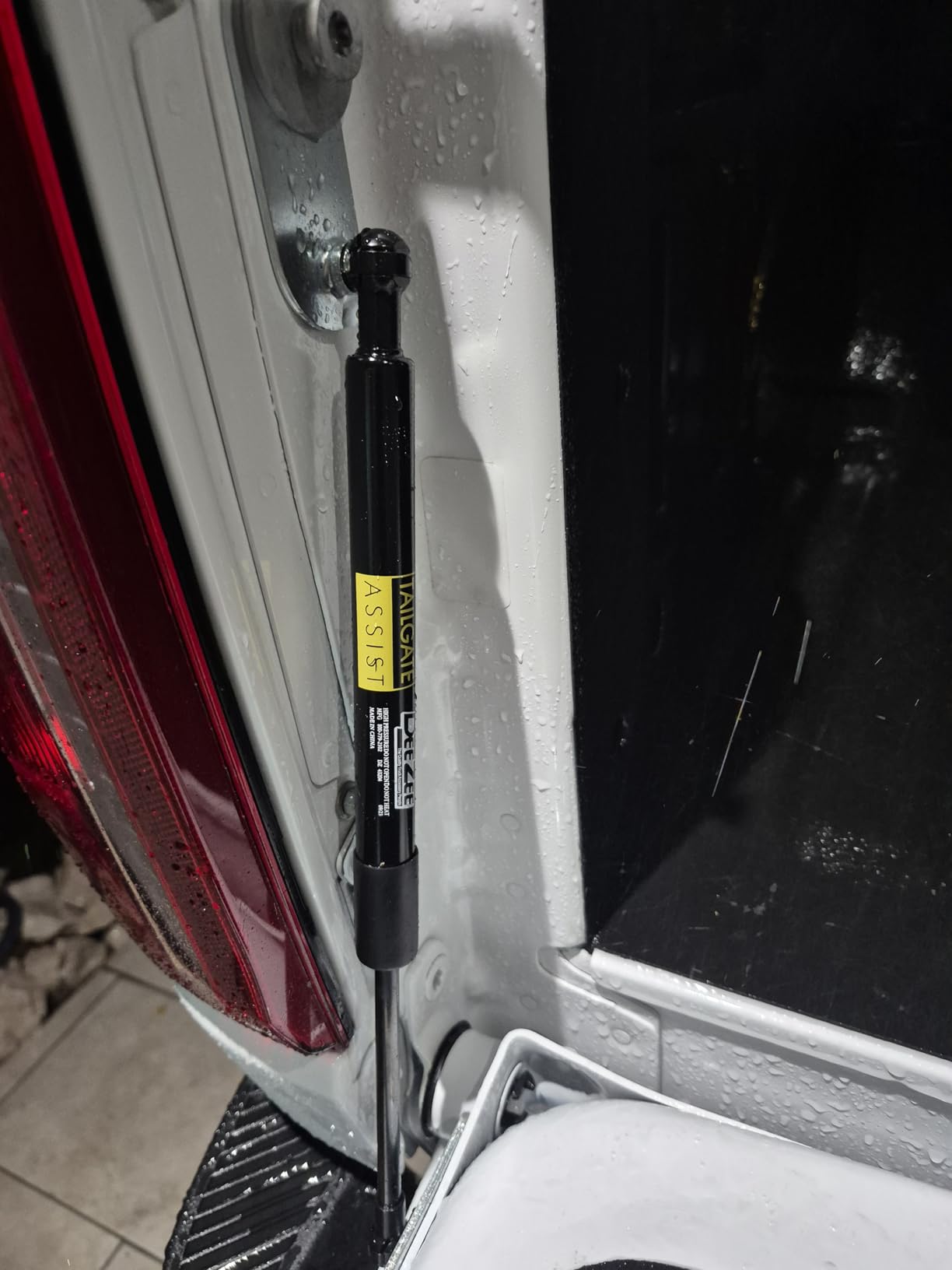 Dee Zee DZ43204 Tailgate Assist fits 2015-Current Ford F150, Multicolor customer photo 2