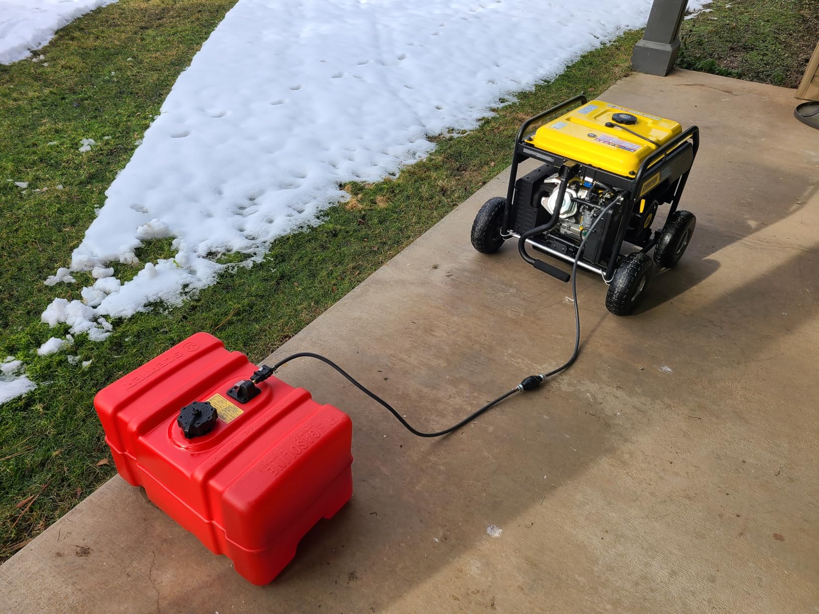 Scepter 6 Gallon Portable Marine Gas Can, Boat Fuel Tank with 2-Way Vented Cap, Built-In Fuel Gauge and Pick-Up, Top Handle, EPA & CARB Compliant, Underseat Design, 19.3