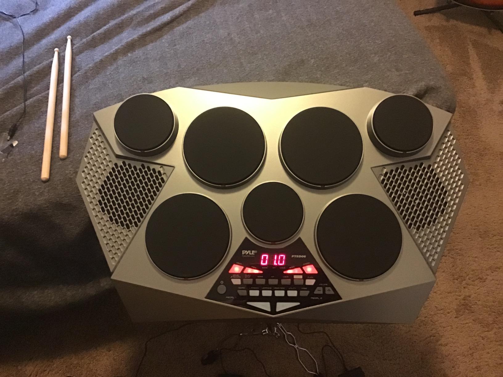 Pyle Pro Electronic Drum kit - Portable Electric Tabletop Drum Set Machine with Digital Panel, 7 Drum Pad, Hi-Hat / Kick Bass Pedal Controller USB AUX - Tom Toms, Hi-Hat, Snare Drums, Cymbals - PTED06 customer photo 2