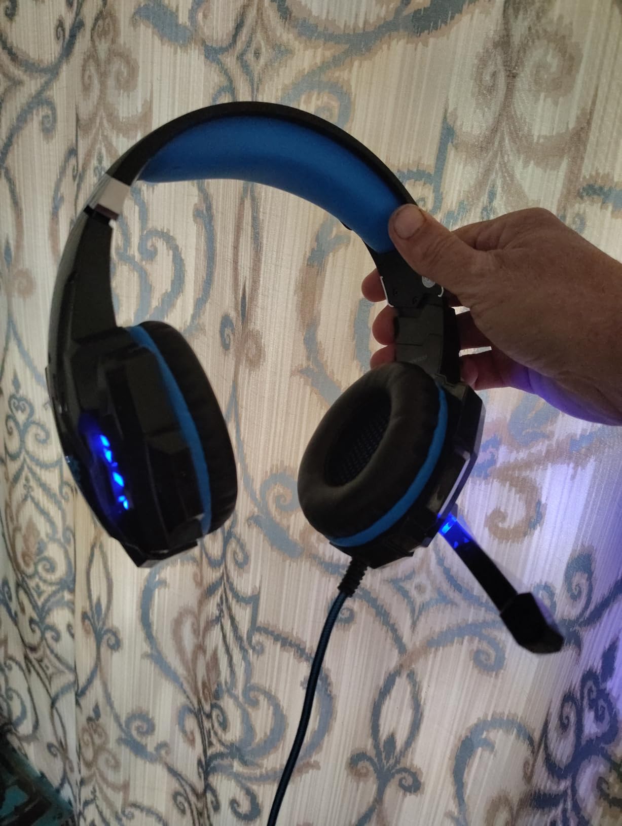BENGOO G9000 Stereo Gaming Headset for PS4 PC Xbox One PS5 Controller - Noise Cancelling Over Ear Headphones with Mic - LED Light - 7.1 Surround Sound - Soft Memory Earmuffs for Nintendo Xbox Series X|S customer photo 1