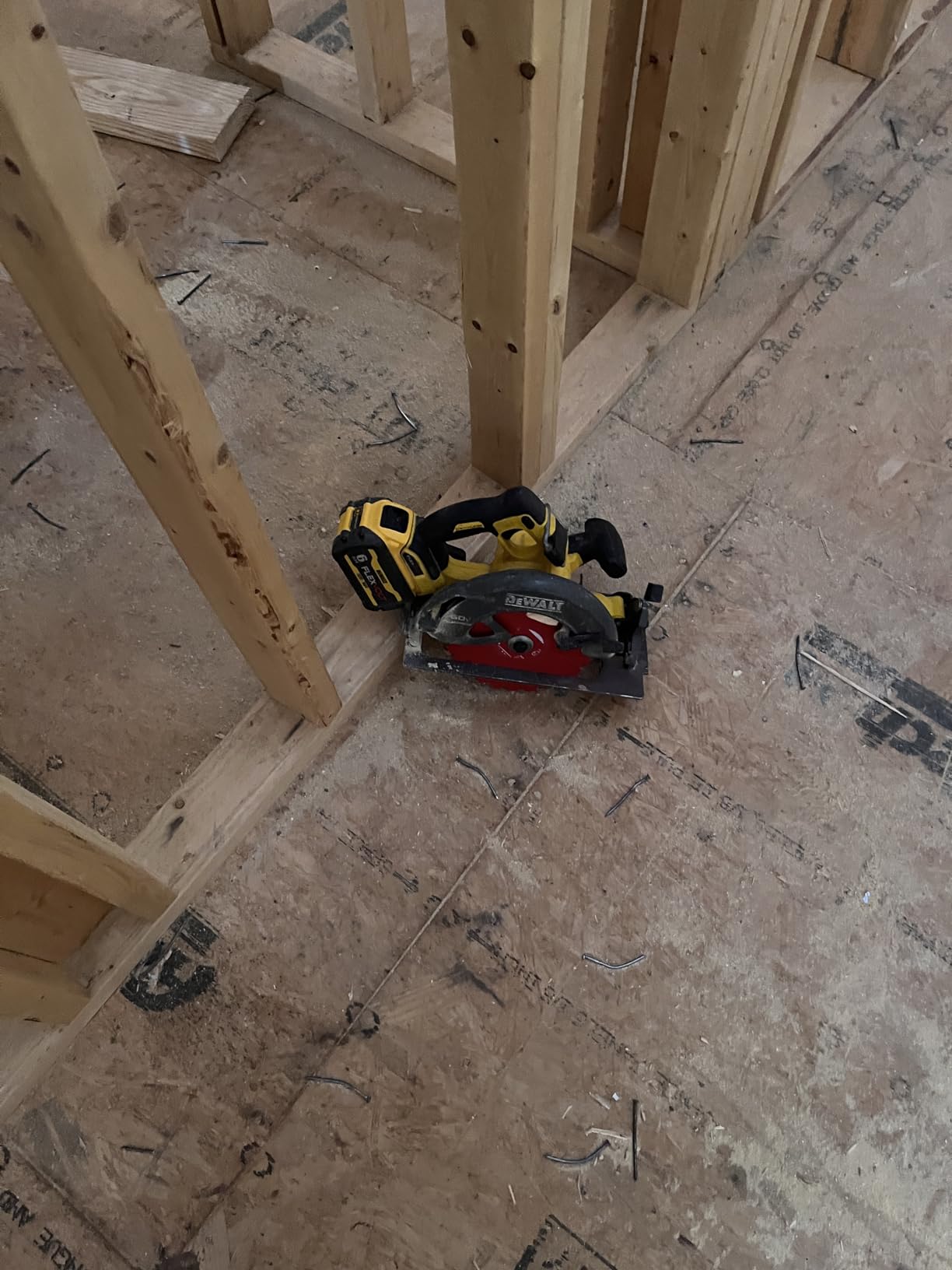 DEWALT FLEXVOLT 20V/60V MAX Lithium Ion Battery, 6.0-Ah (DCB606) customer photo 1