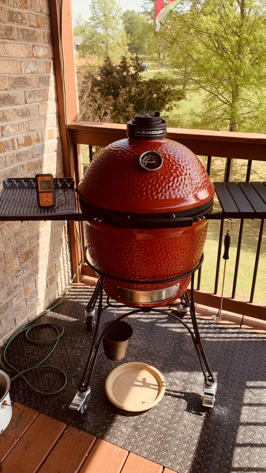 Kamado Joe Classic Joe Series II 18-inch Ceramic Charcoal Grill and Smoker with Cart, Side Shelves, Stainless Steel Grates and 250 Cooking Square Inches in Red, Model KJ-23RHC customer photo 2