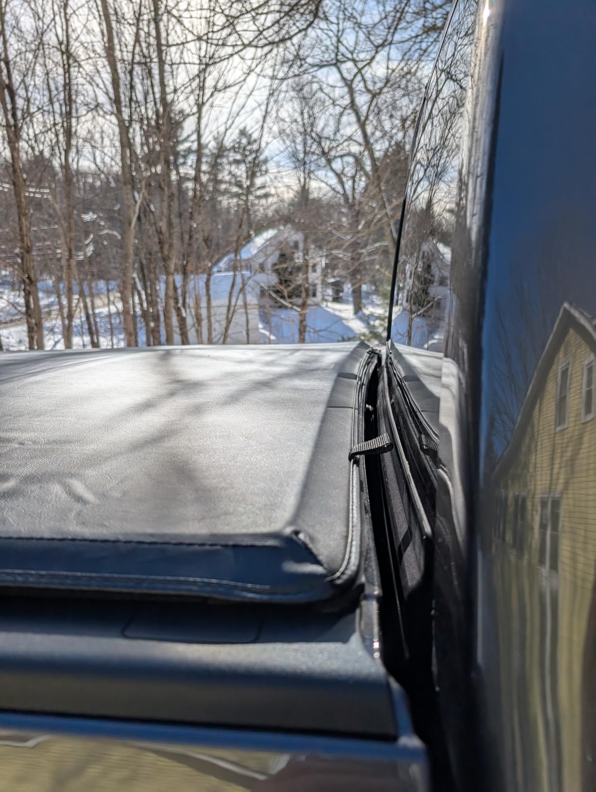 Tyger Auto T1 Soft Roll-up Truck Bed Tonneau Cover Compatible with 2009-2018 Dodge Ram 1500; 2019-2025 Classic | 5'7