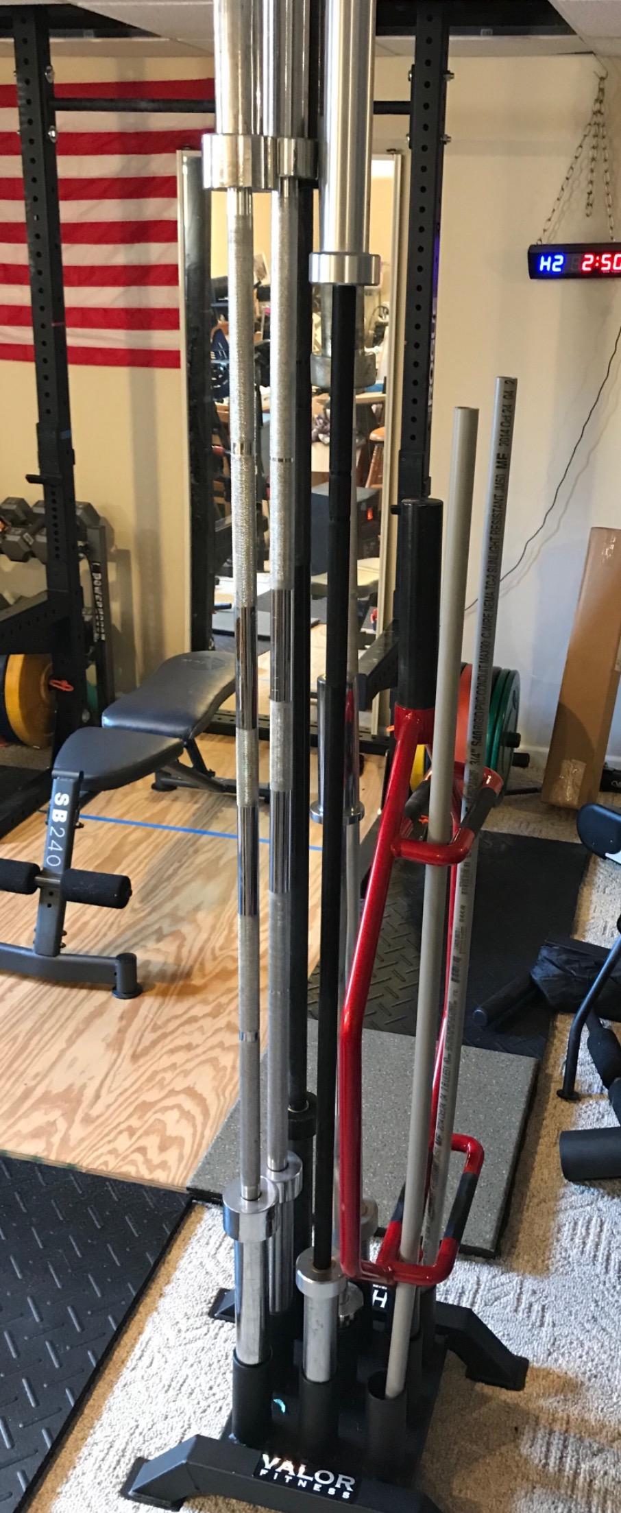 Valor Fitness Olympic Barbell Holder - Vertical 9 - Bar Storage Rack with Protective Sleeve Inserts customer photo 2