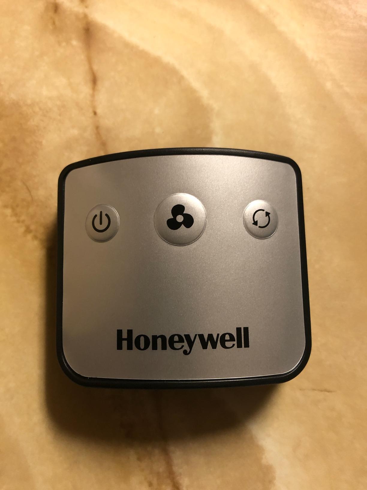 Honeywell QuietSet Whole Room Tower Fan-Black, Oscillating Tower Fan with Remote, HYF290B customer photo 2