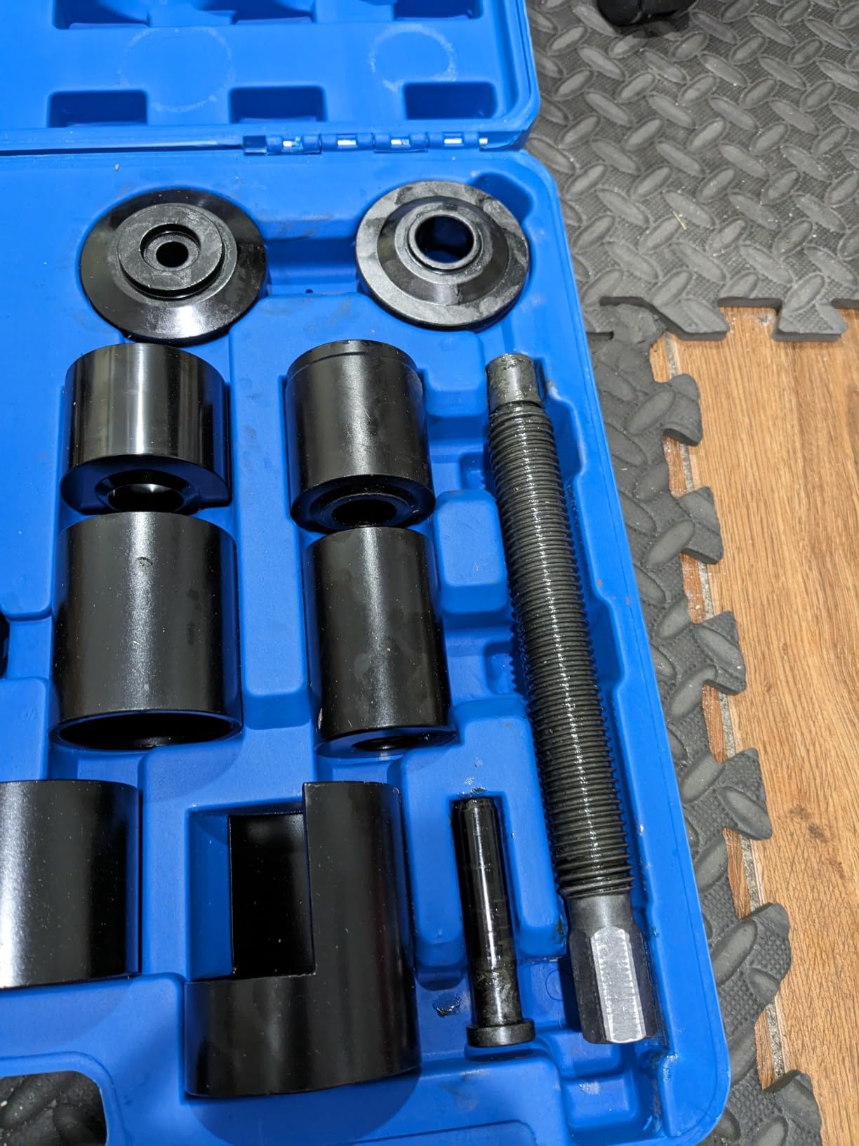 OMT 21pc Ball Joint Press Kit, Ball Joint Tools for 2WD and 4WD Vehicles | Ball Joint Removal Tool for Removing and Installing Ball Joints, U Joints, and Anchor Pins, Blue C-frame Blue Case customer photo 2
