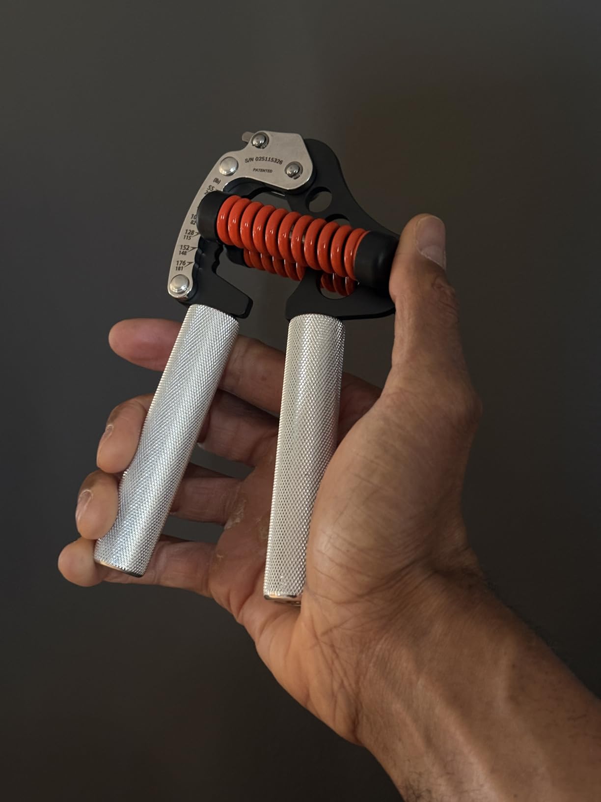 GD IRON GRIP Grip Strength Trainer Adjustable Hand Gripper Strengthener Hand Grip Exerciser Wrist Strengtheners Silent & Durable - Forearm, Finger & Hand Strength Training for Athletes, Climbers & Rehabilitation customer photo 1