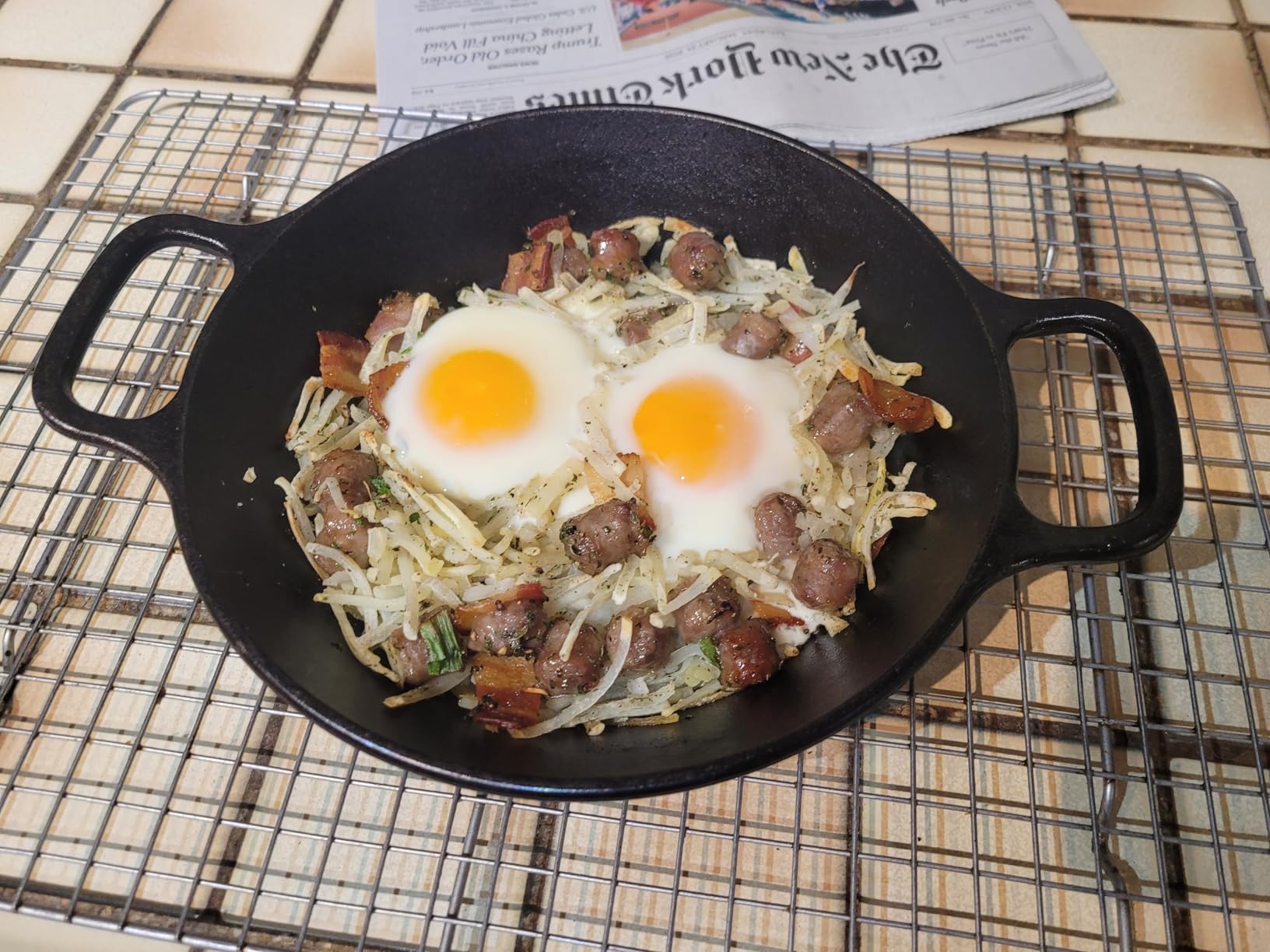 Lodge 12 Inch Pre-Seasoned Cast Iron Skillet - Dual Assist Handles - Use in the Oven, on the Stove, on the Grill, or Over a Campfire - Black customer photo 1
